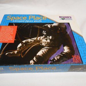 New sealed Discovery Channel Space Place Astronaut Puzzle 🧩rare Vintage 250pcs